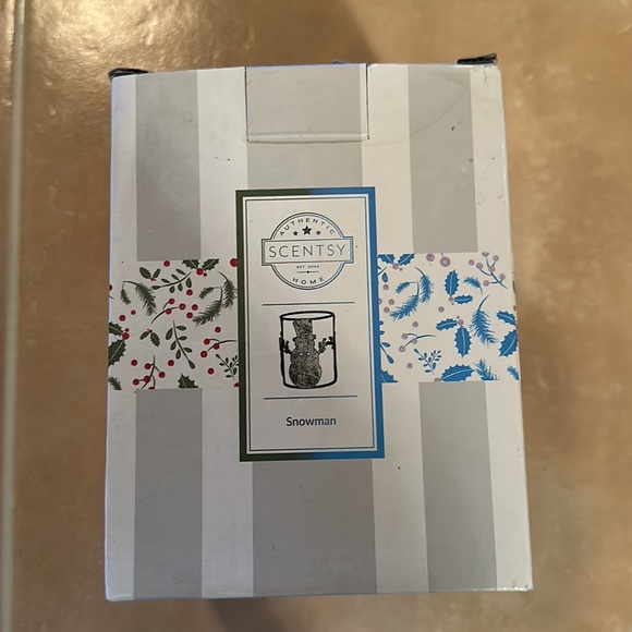 NWT SCENTSY Snowman Candle Holder - Picture 2 of 5